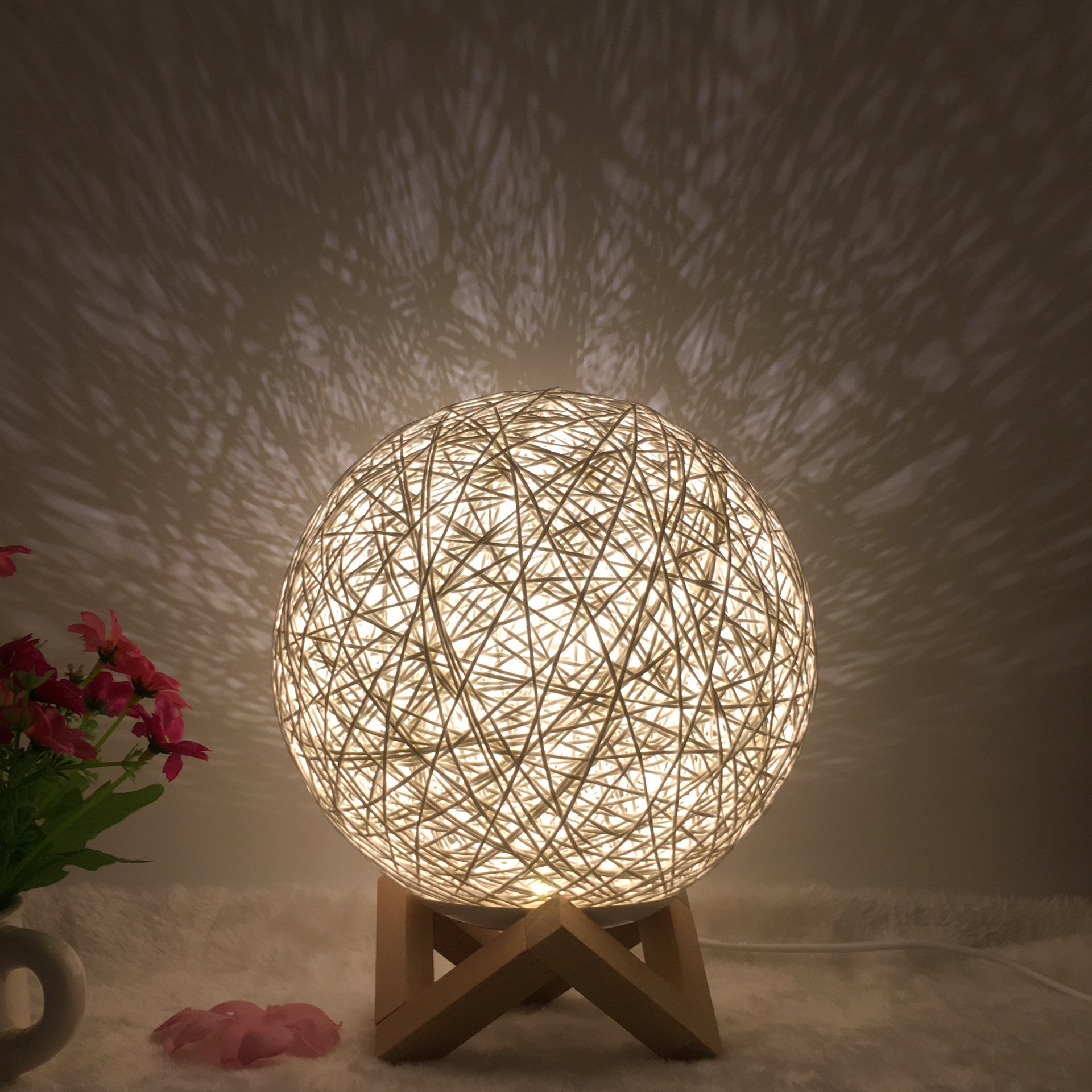 Amazon Hot Selling Creative Linen Table Lamp – Novel & Unique LED Intelligent Rattan Ball Lamp, USB 7 Color & RGB 16 Color Remote Control
